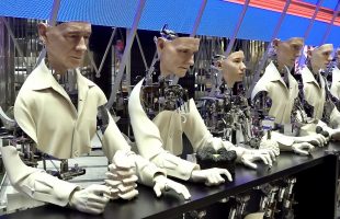 Menschen Roboter-Massen Produktionsprozess mit neuer 3D-Drucker Fabrik in Korea