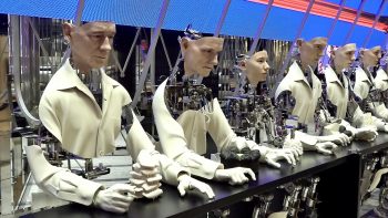 Menschen Roboter-Massen Produktionsprozess mit neuer 3D-Drucker Fabrik in Korea